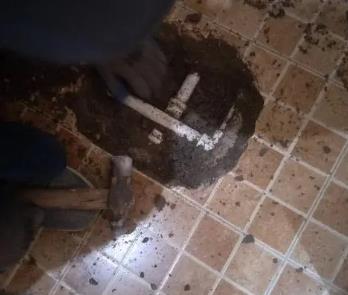 献县卫生间漏水维修公司为您分享下卫生间渗水如何处理及注意事项