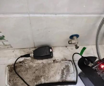 献县屋顶漏水维修公司分享下卫生间漏水的危害及解决方法